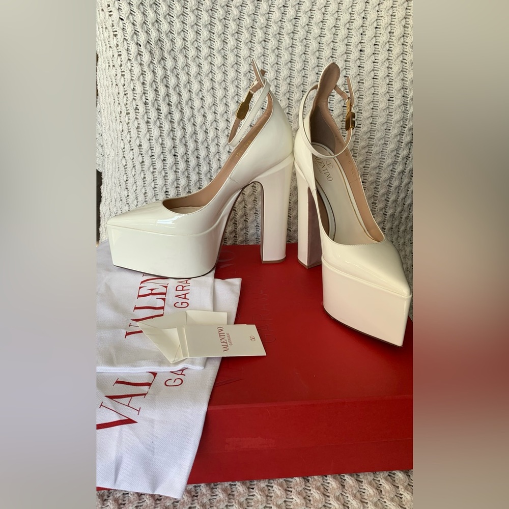 Valentino Garavani Tan-go Platform Pump in Patent Leather 165mm - Ivory